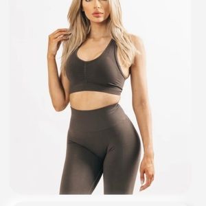 Alphalete Amplify Bra - Mocha